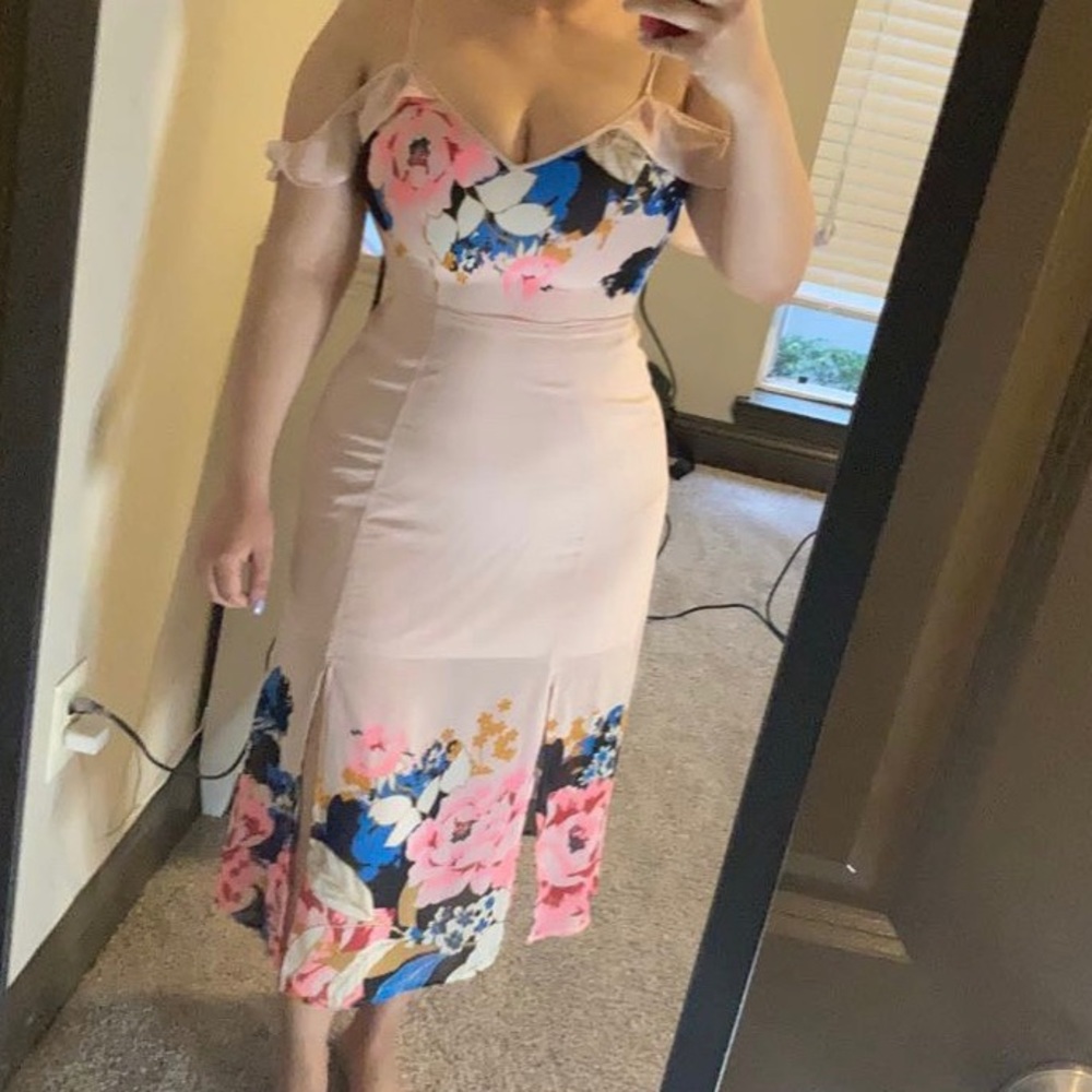 Floral off the shoulders dress 🌸